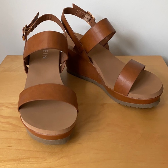 New Shein Brown Sandals - Size 8 - Picture 1 of 6